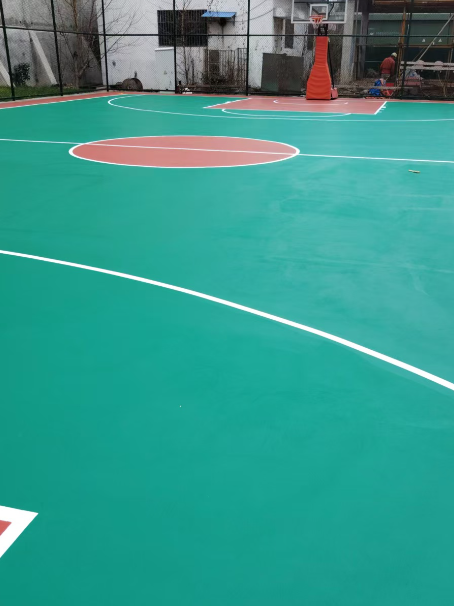 娄底 球场长期使用易出现地面开裂